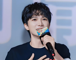 刘烨王雷于适主演《四渡》今日公映，周深唱主题曲《渡》