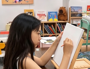 高云翔陪女儿小酒窝画画，父女温馨互动被赞&ldquo;最治愈画面&rdquo;