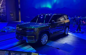 续航彻底封神！2300km+超长续航，方程豹钛9真的无焦虑